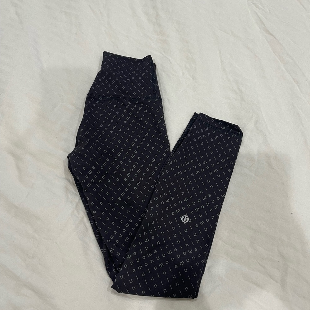 Size 2 lululemon wunder under leggings